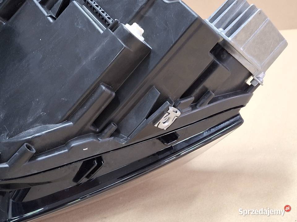 SEAT ATECA LIFT REFLEKTOR PRAWY FULL LED LAMPA Bieleń sprzedam