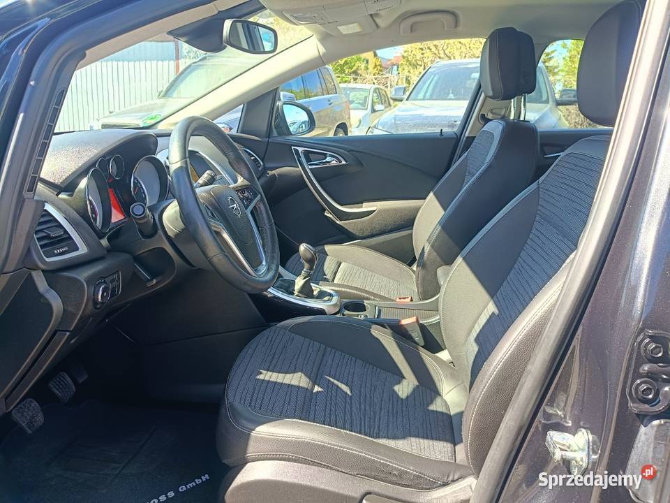 Opel Astra J 14 TURBO 140 Super Stan czarny lubelskie Rogóźno sprzedam