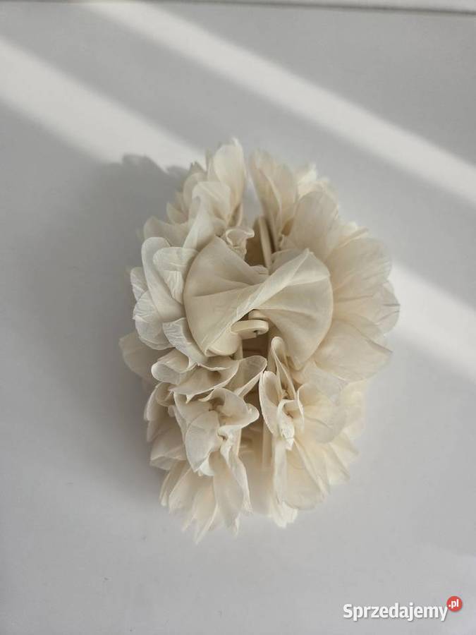 Spinka do włosów kwiaty beżowa ecru Dla kobiet sprzedam