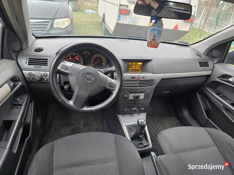 Opel astra H 17 CDTI Żłobnica