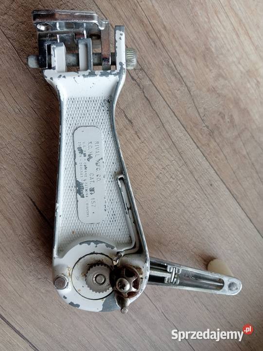 Stary otwieracz do konserw Rival Antyki, Sztuka, Kolekcje łódzkie Łódź sprzedam