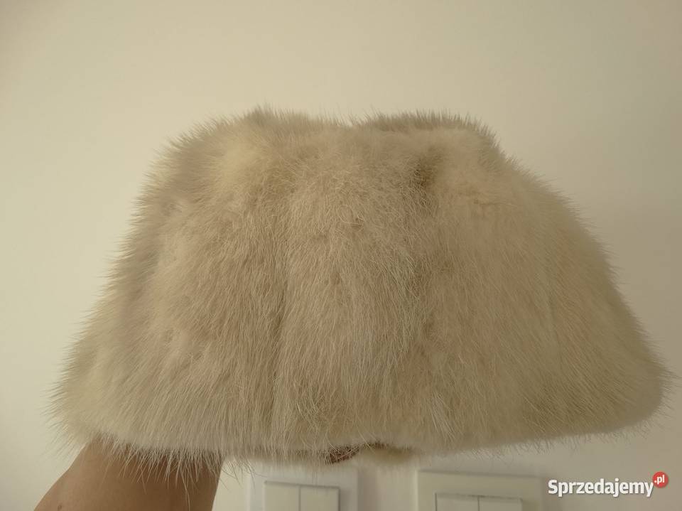 Czapka Futrzana z Norek Kremowa Toczek Futro Łomża sprzedam