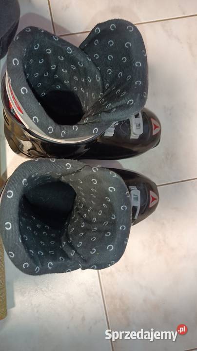 Buty narciarskie atomic