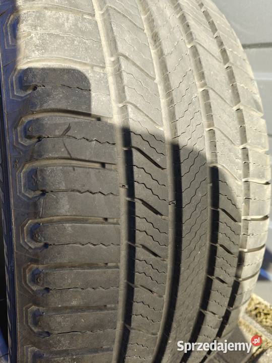 Michelin Defender 2354019