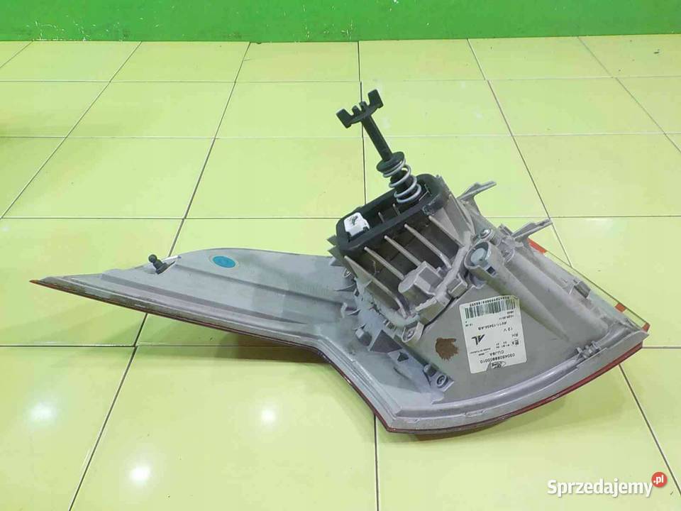 FORD B 1217 5D lampa prawa tyl AV1113404AG osobowe mazowieckie Suków