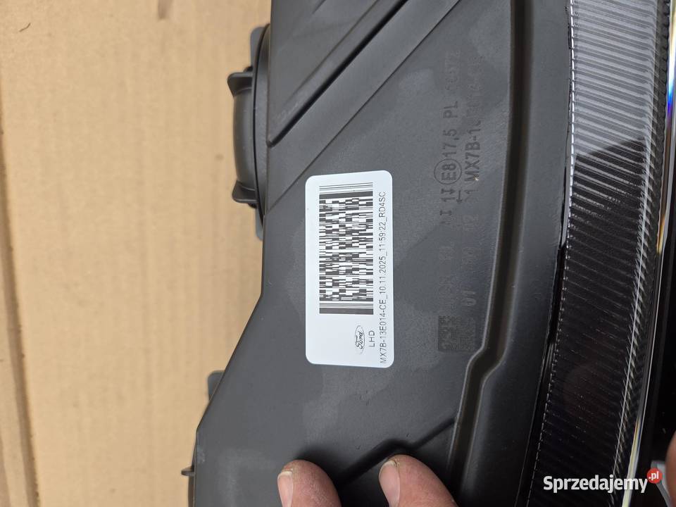 Lampa prawa przód przednia Ford Focus IV 2546956