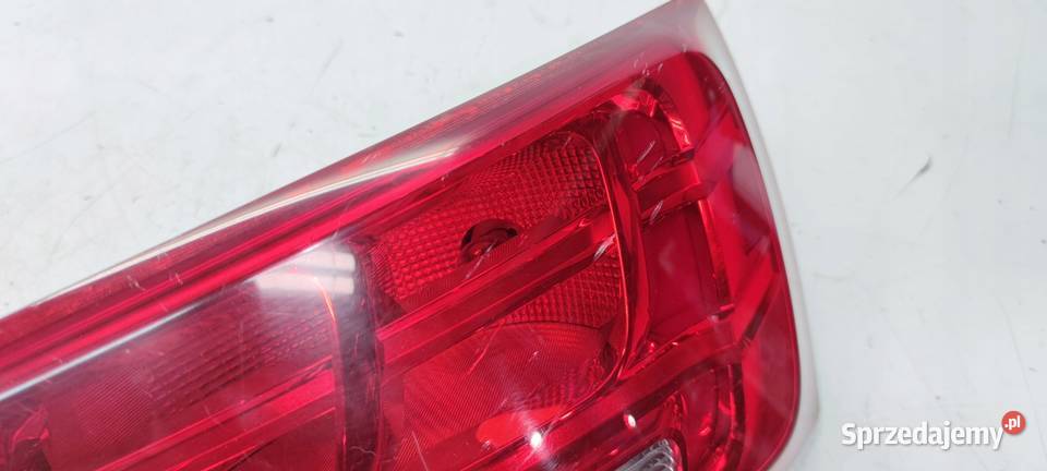 LAMPA PRAWY TYŁ AUDI Q3 8U 8U0945094 ZWYKŁA NA Przystajń sprzedam