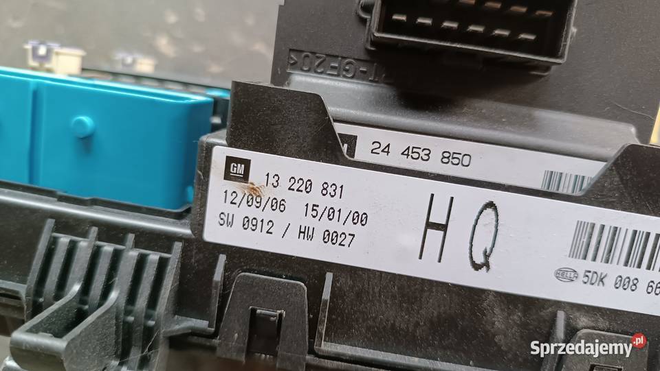 13220831 Skrzynka bezpieczników Opel Zafira B 19 Radłów