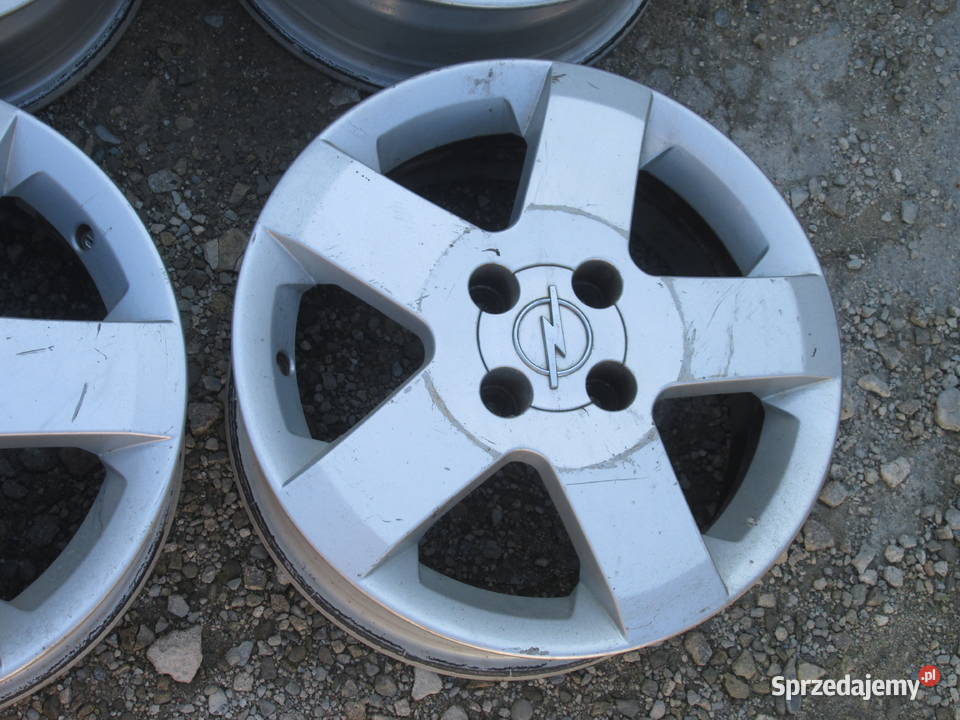 Felgi aluminiowe 4x100x15 Opel Tomaszów Lubelski