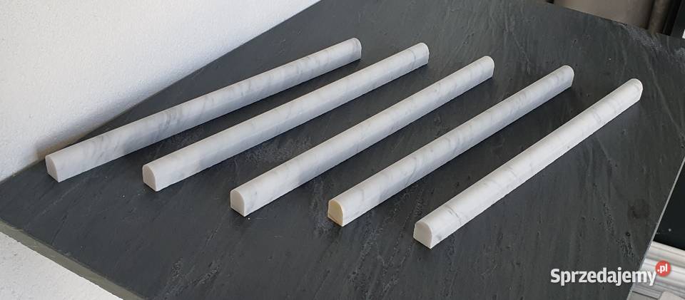 Wałek marmurowy ozdobny Bianco Carrara matowy Bielawa