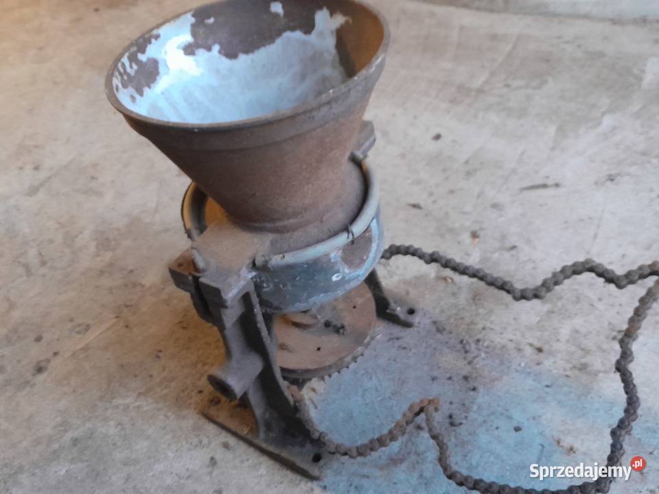 Stary młynek śrutownik zabytek do odswieżenia Dąbrowa Górnicza