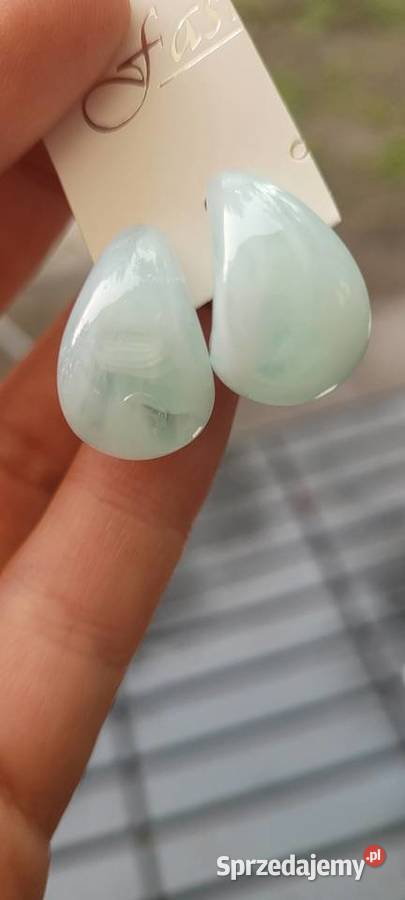 Jasno niebieskie kolczyki łezki