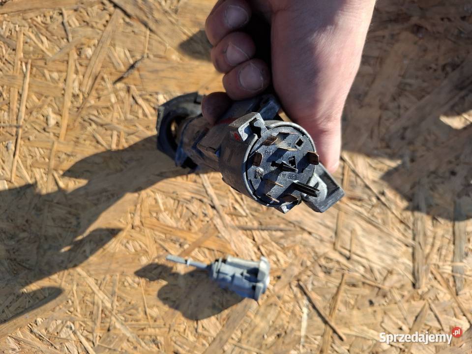 Stacyjka 2x kluczyk wkładki drzwi klapy Seat Przyborów sprzedam