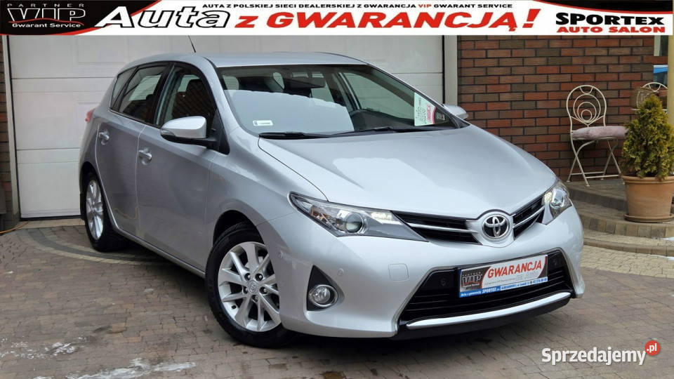 Toyota Auris 16 132 GAZ PREMIUM pakiety Salon lakier metallic łódzkie Aleksandrów Łódzki