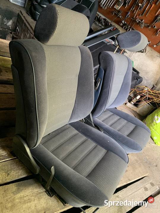 Fotele kpl BMW e24 materiał blue Mszana