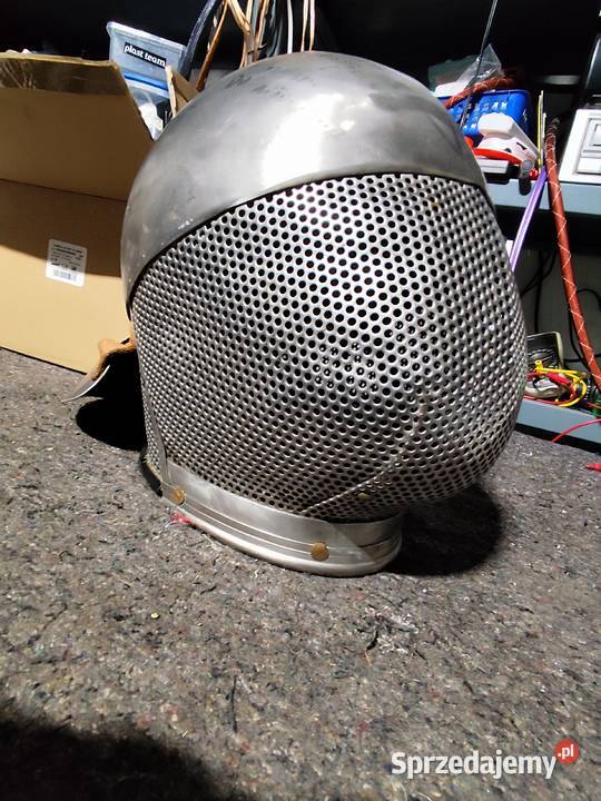 hełm do zbroi rycerskiej Mosty