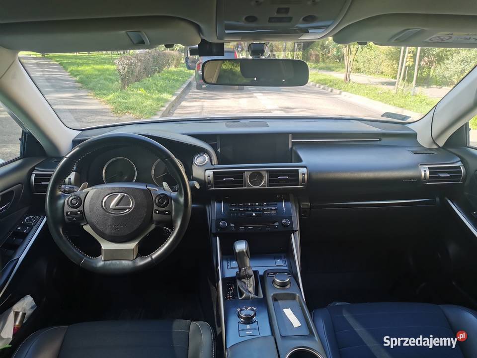Lexus is 250 IS Radom