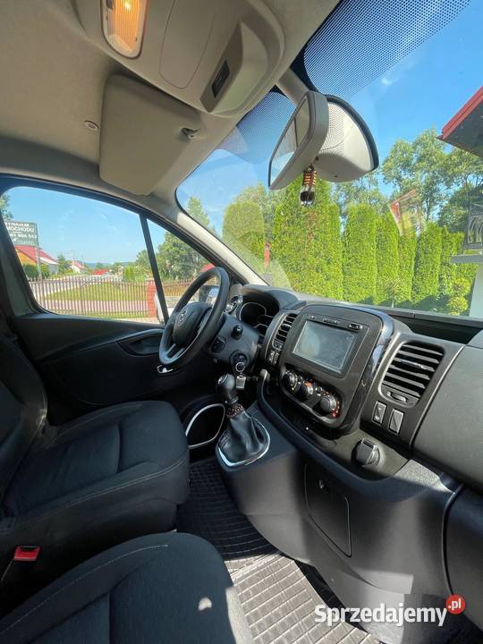 Opel vivaro Polski salon bezwypadkowy nieuszkodzony Nowy Sącz