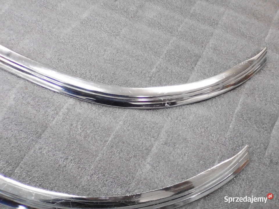 Mercedes W108109 Listwa przedniej szyby dolna Bukownica