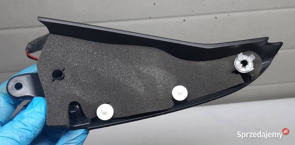 GŁOŚNIK OSŁONA TRÓJKĄT PRAWY VW GOLF 5 PLUS Mielęcin
