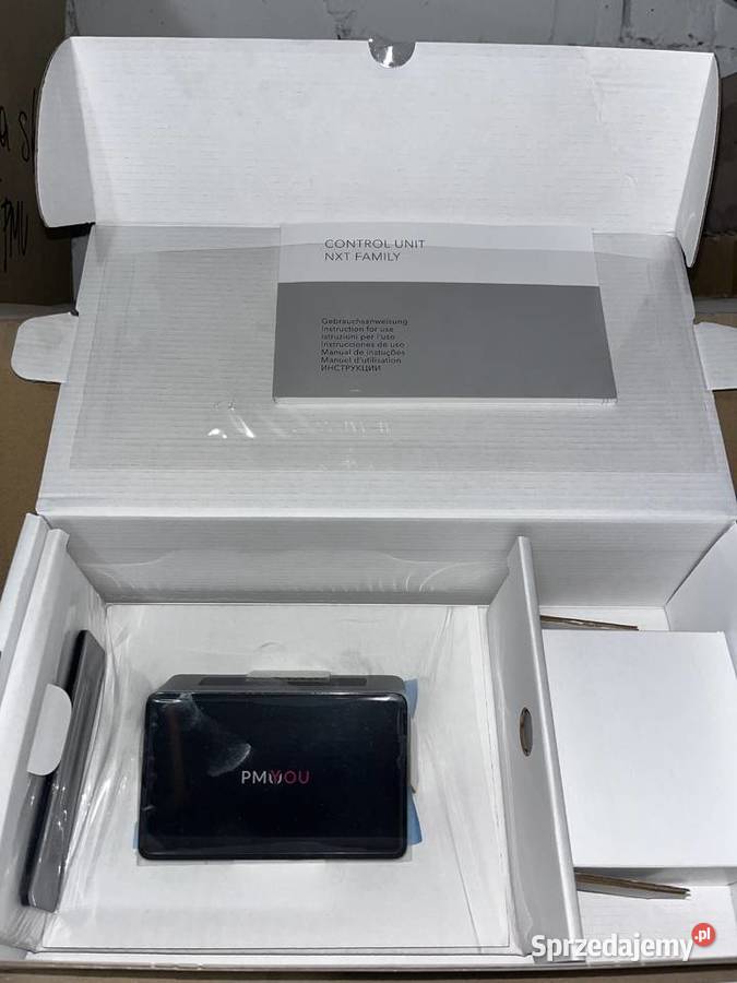 Syndyk sprzeda przedmioty do makijażu