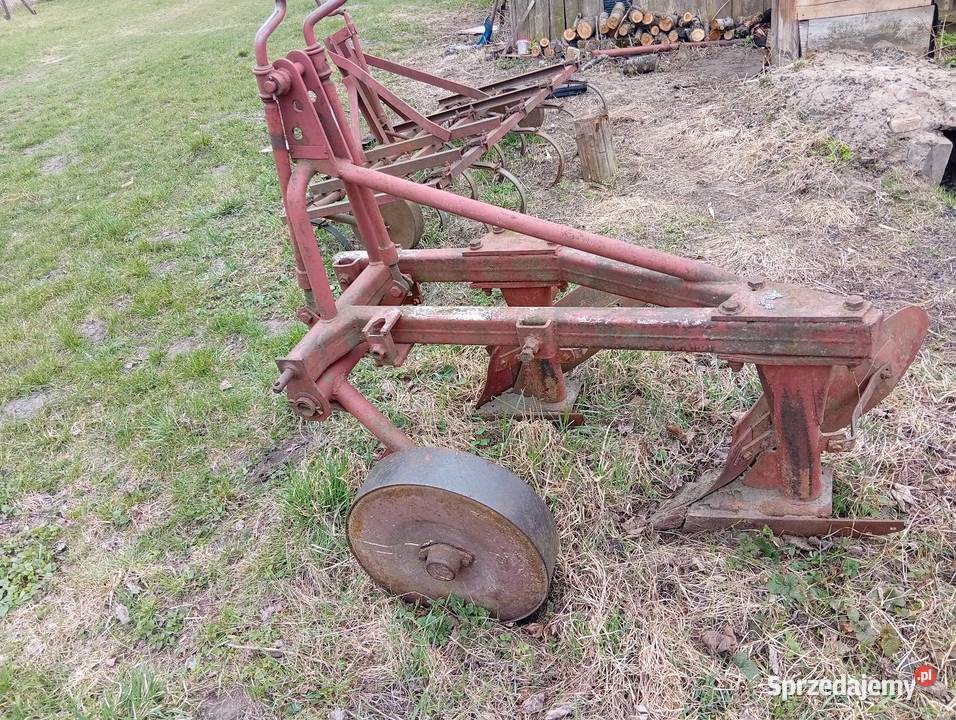 sprzedam kultywator 260m 700 pługi 2 400 i nieuszkodzony Agregaty Sokółka sprzedam