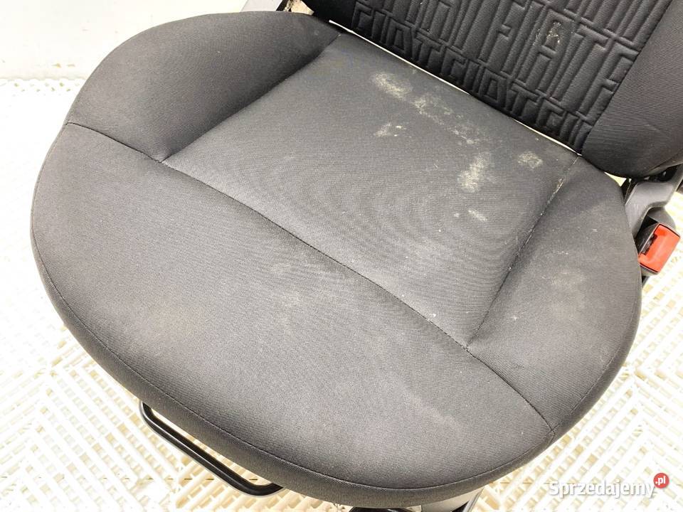 FOTEL PRAWY PRZÓD FIAT 500 Hatchback SIEDZENIE