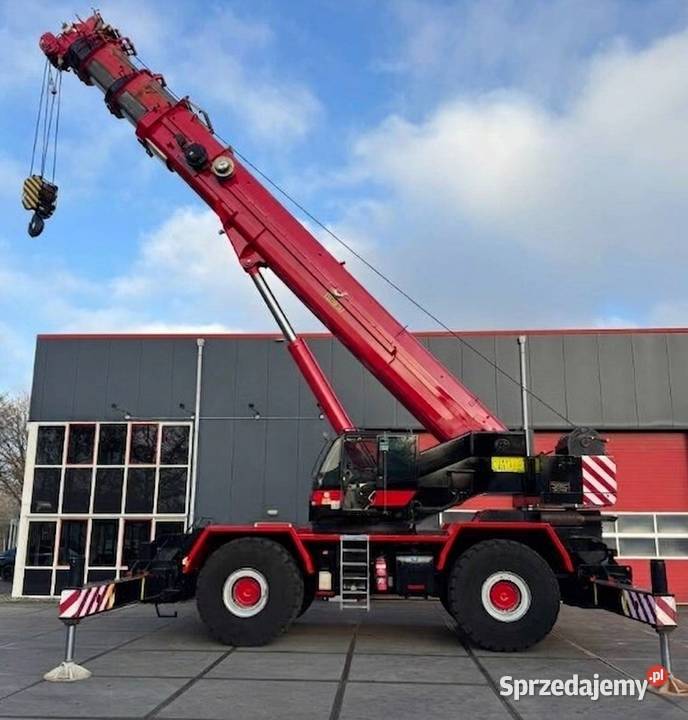 Żuraw budowlany dźwig budowlany Terex RT 100