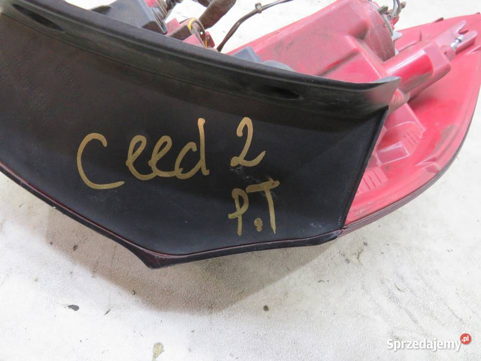 LAMPA PRAWA TYLNA TYŁ HB KIA CEED II 92402A20 osobowe