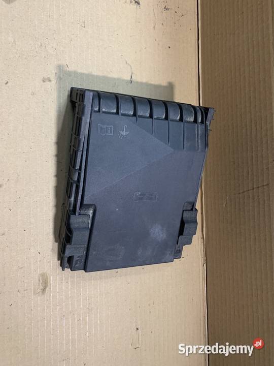 Pokrywa skrzynki bezpieczników 1K0937132F vw Układ elektryczny zachodniopomorskie Szczecin