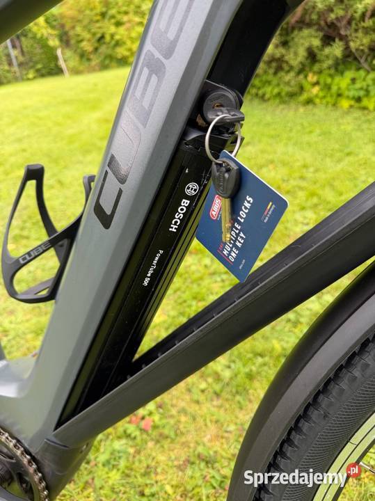 Rower elektryczny Cube Touring