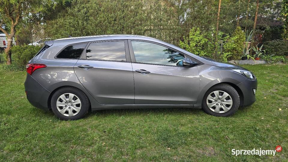 Hyundai i30 14 LPG 2013r 260 lekko uszkodzony Tłuszcz