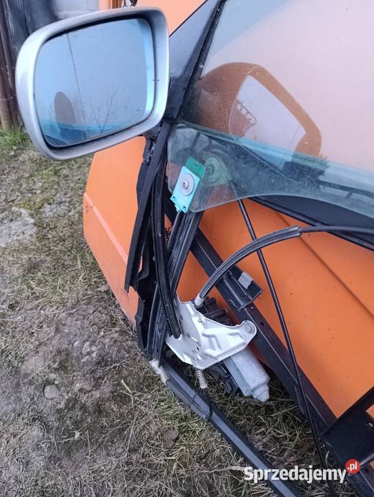 Szyba z ramką i lusterkiem audi A6C5 sefan Łodygowice