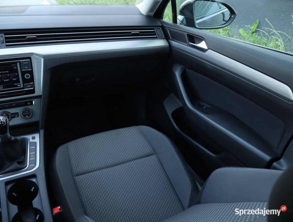 VW Passat 15 TSI światła LED Łódź