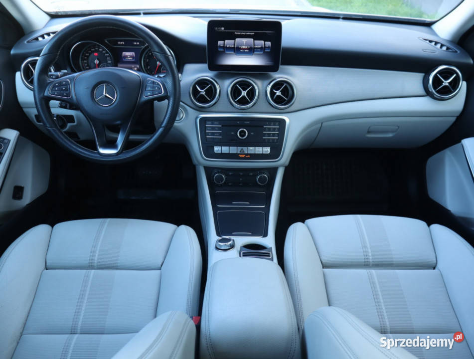 Mercedes GLA GLA 200 skórzana tapicerka Łódź