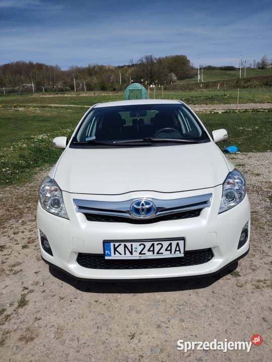 Toyota Auris 18 hybryda 1798cm3 Auris Grybów