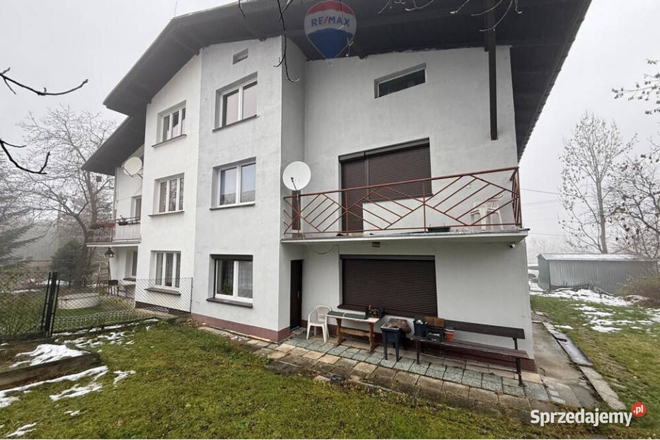 Dom bliźniak z widokiem na góry Goleszów Rok budowy 1991 śląskie