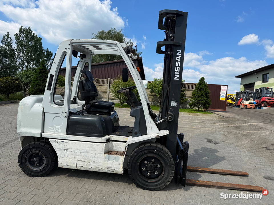 wózek widłowy NISSAN FD32 diesel Triplex 550m Działoszyn