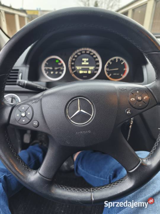 Sprzedam zamienię na dostawczyMercedes w204 nieuszkodzony Piotrków Trybunalski sprzedam
