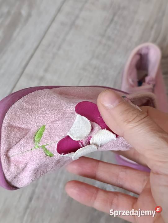 kapcie dziewczęce rozmiar 22 długość wkładki 115 Poznań sprzedam