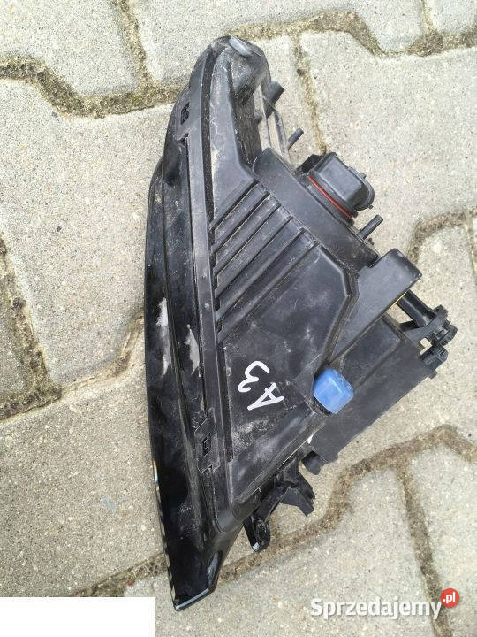 AUDI A3 HALOGEN PRAWY 8V0941700B Części Kozubszczyzna