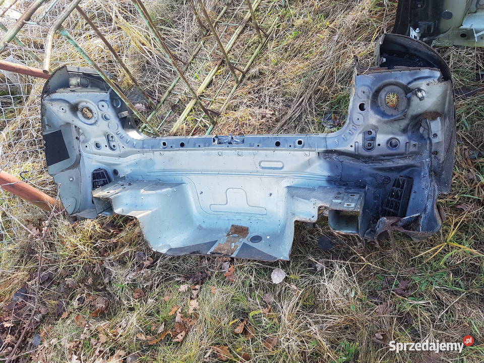 AUDI A4 B7 SEDAN 2006 2007 PAS TYLNY PODLOGA Turek