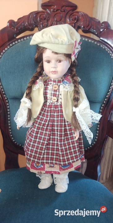 Lalka z kokardą we włosach i krzyżykiem Lalka Antyki, Sztuka, Kolekcje pomorskie Gdańsk