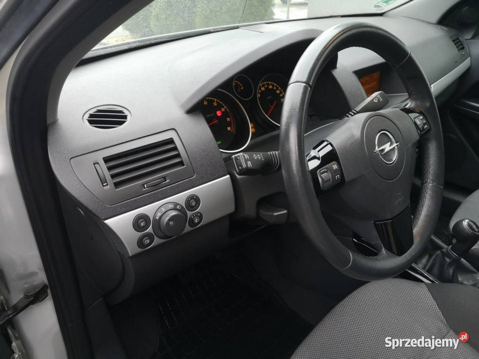 Opel Astra 16 16V 116 GTC Klima Parktronic 1598cm3
