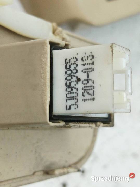 PRZEŁĄCZNIK SZYB PRZÓD LEWY PRAWY KOMPLET Skoda świętokrzyskie