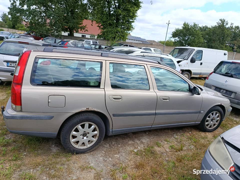 Volvo V70 24 2001 r dawca części wielkopolskie