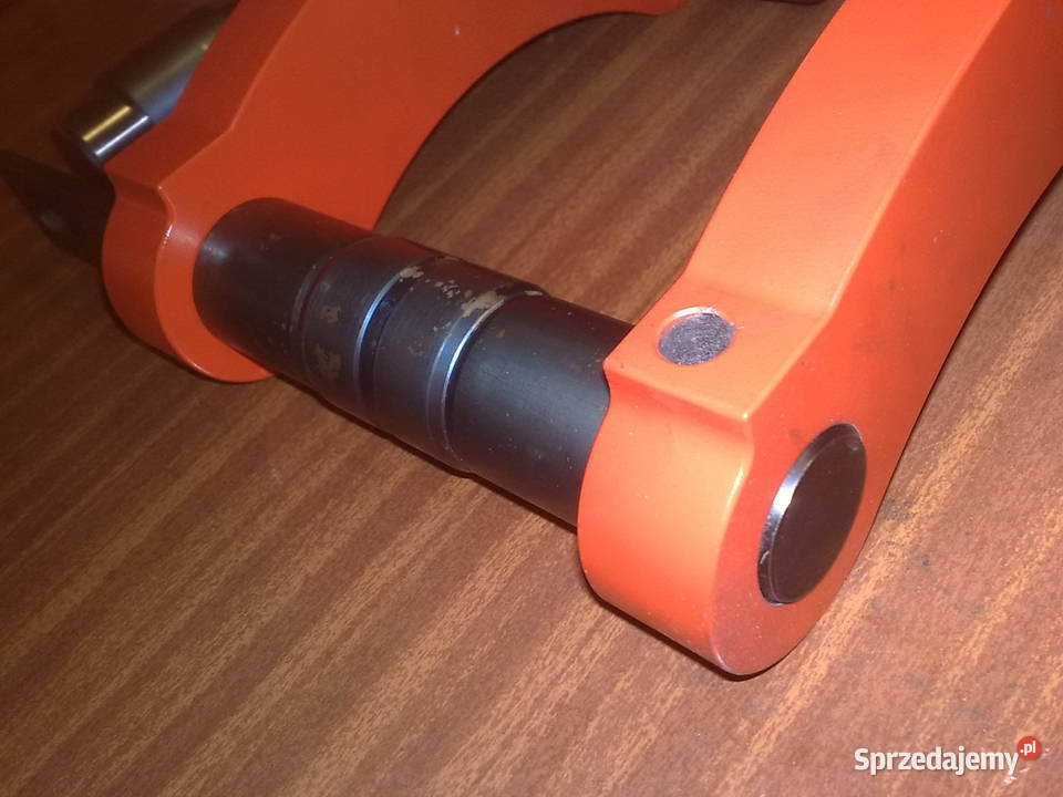 SWORZNIE TULEJE ŁĄCZNIKI ŁYŻKI KUBOTA KX413 Rybnik