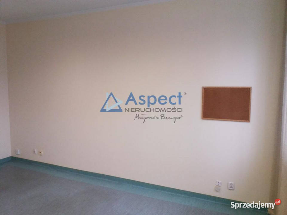 Pokój biurowy na 3 piętrzeŚródmieścieCentrum 18m2 Szczecin sprzedam
