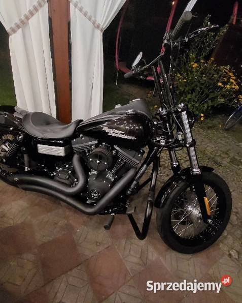 Sprzedam HD DYNA STREET BOB Z małym przebiegiem sprzedam
