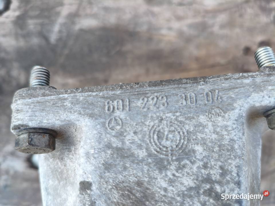 Łapy mocowanie silnika 22b m111 Mercedes w124 osobowe Pozostałe Chełm